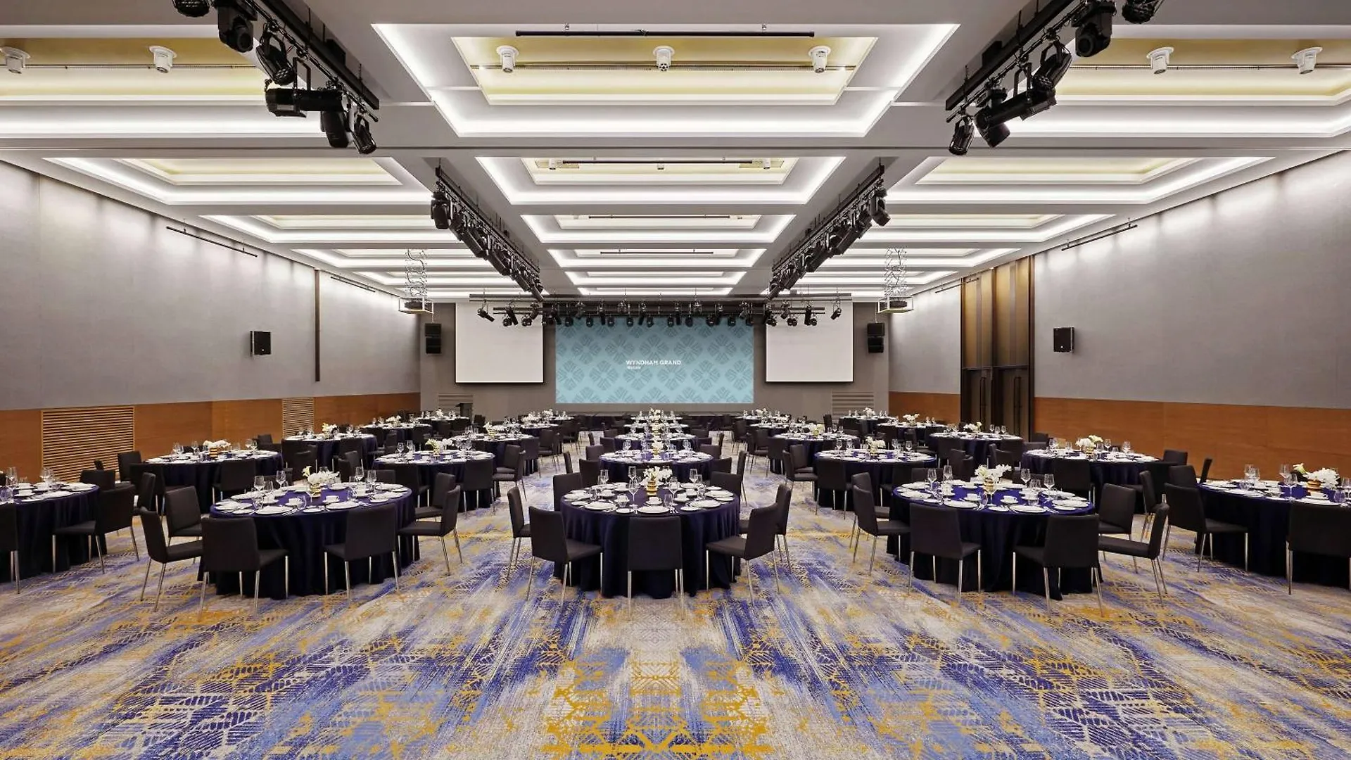 Wyndham Grand Busan Hotel