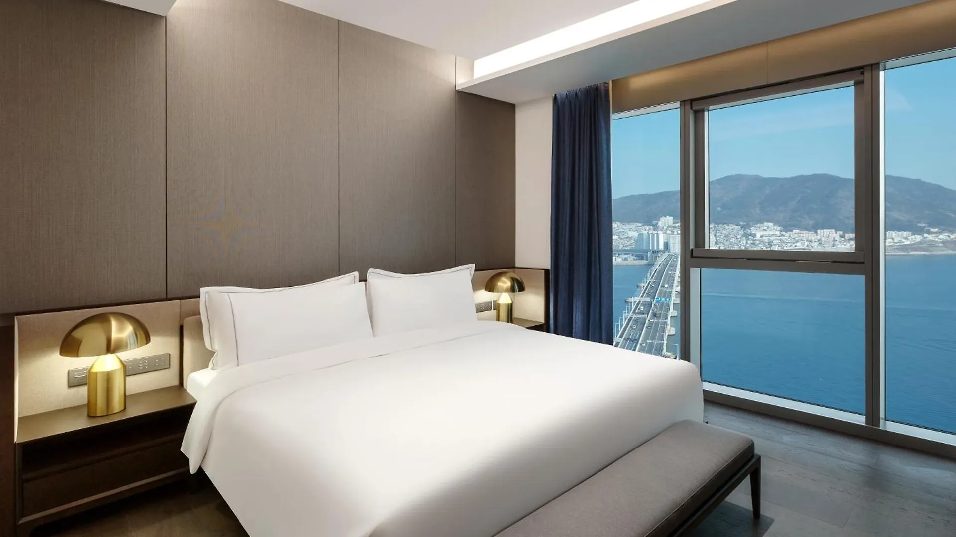 Wyndham Grand Busan 5*,