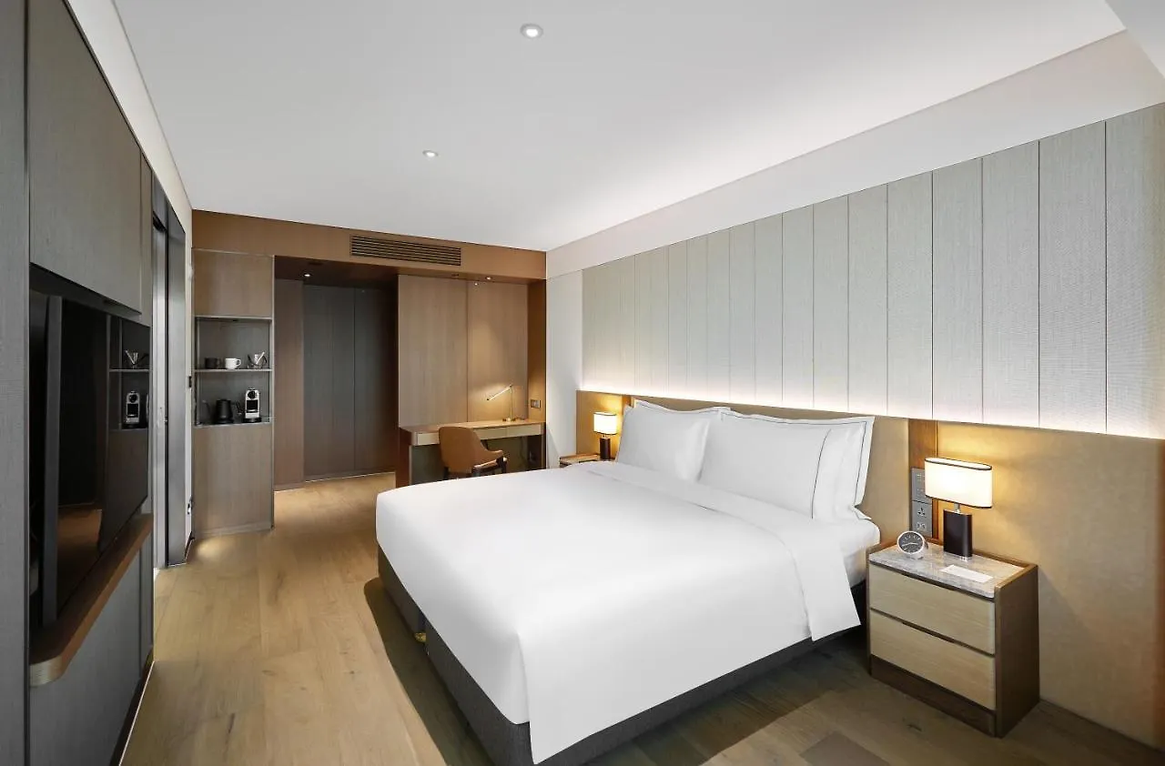 Wyndham Grand Busan 5*,