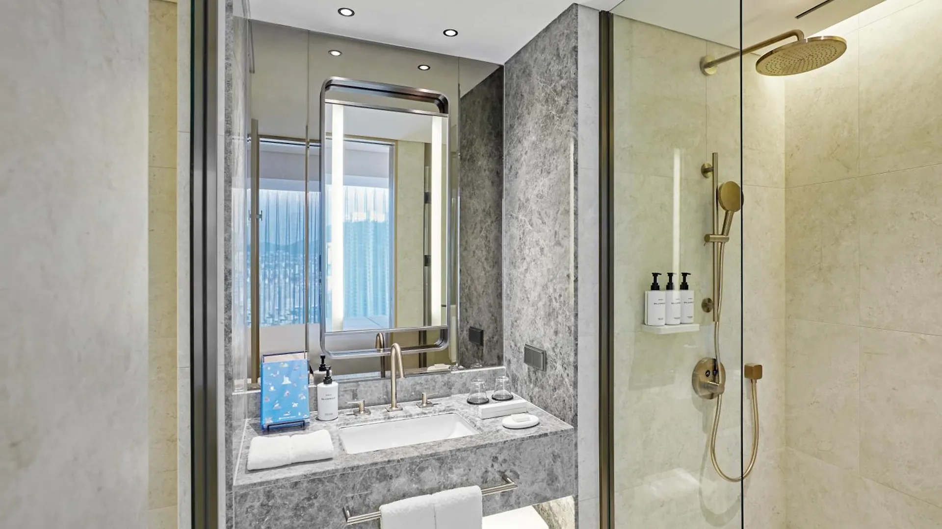 Wyndham Grand Busan