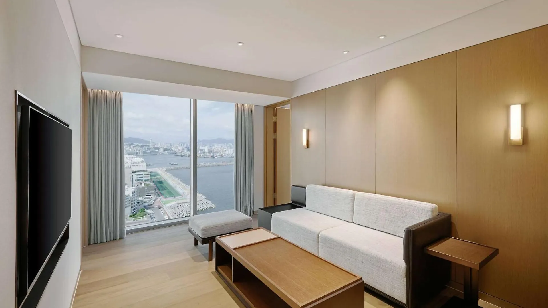 Wyndham Grand Busan