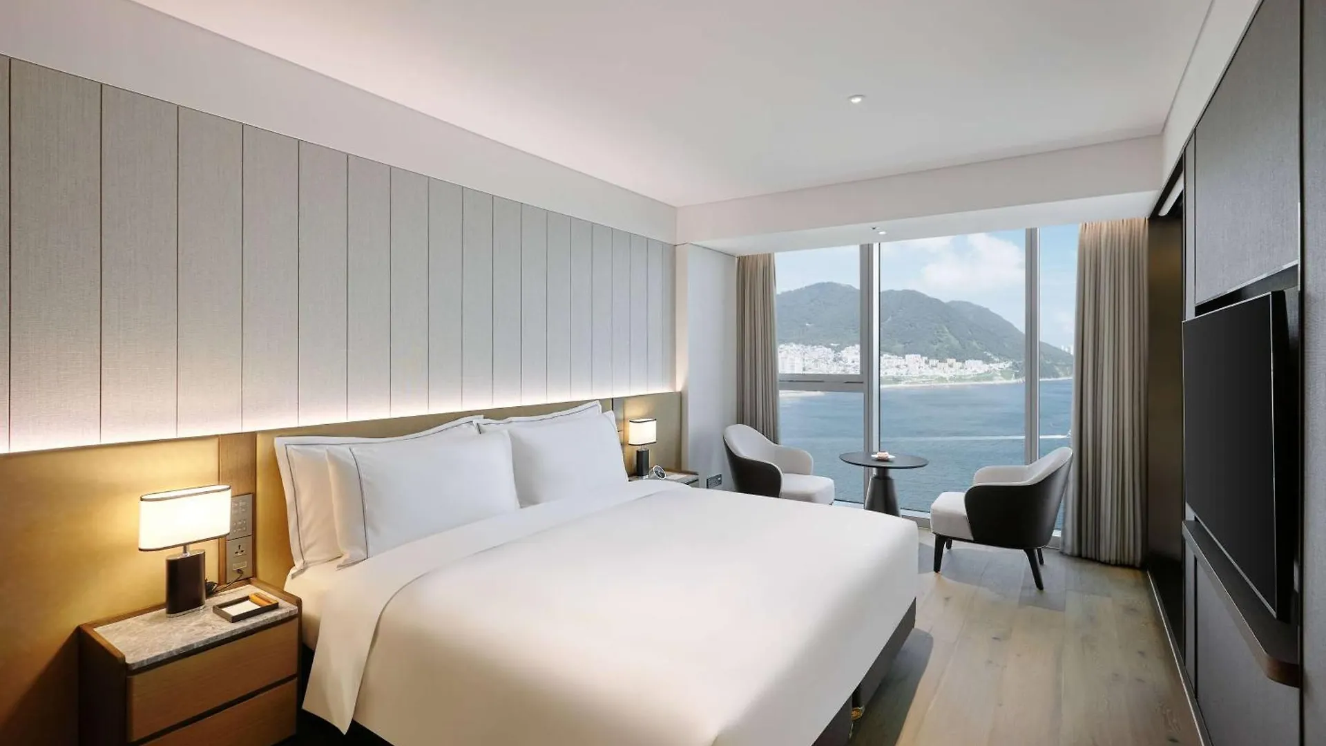 Wyndham Grand Busan Hotel
