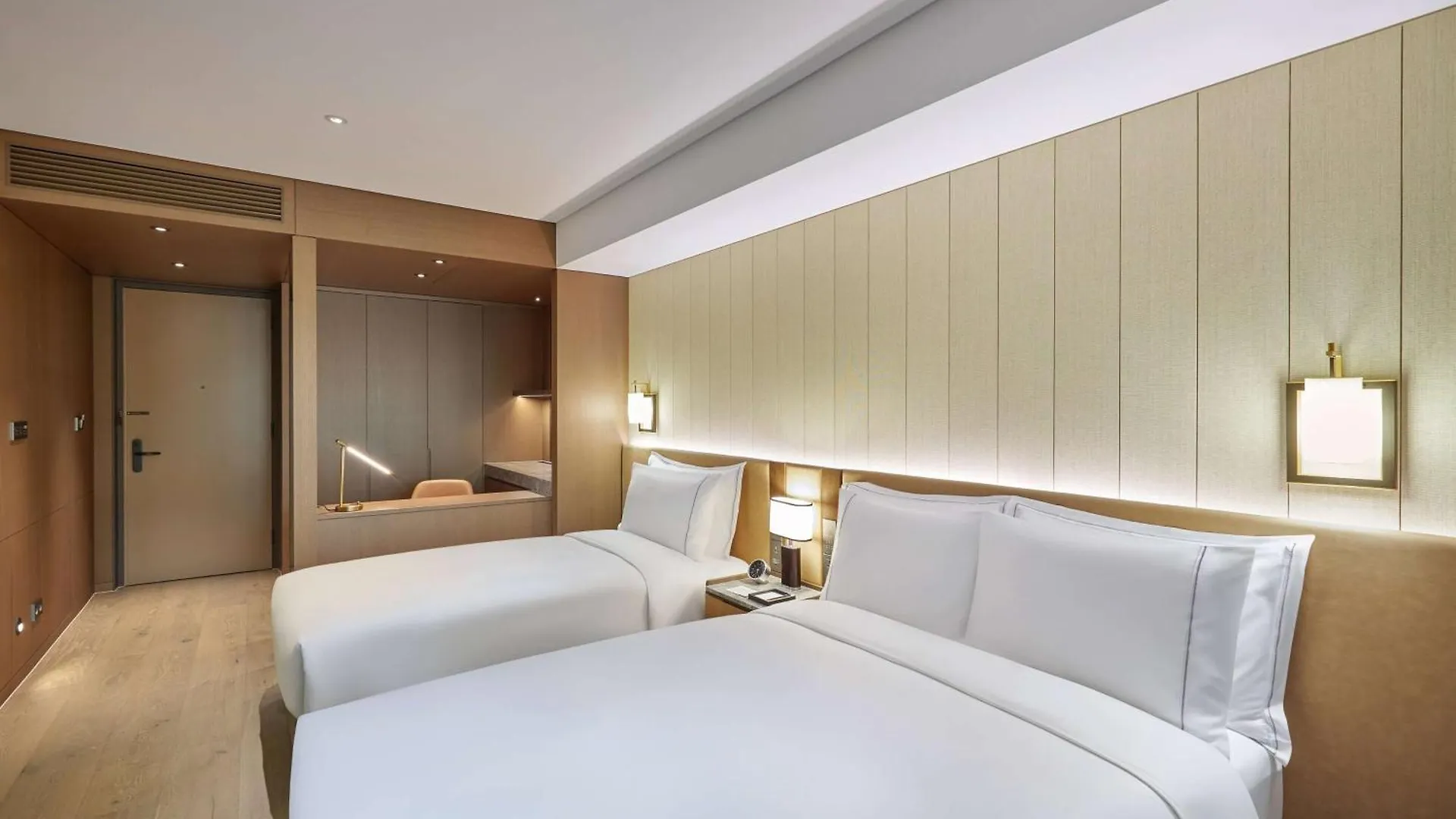 Wyndham Grand Busan Hotel